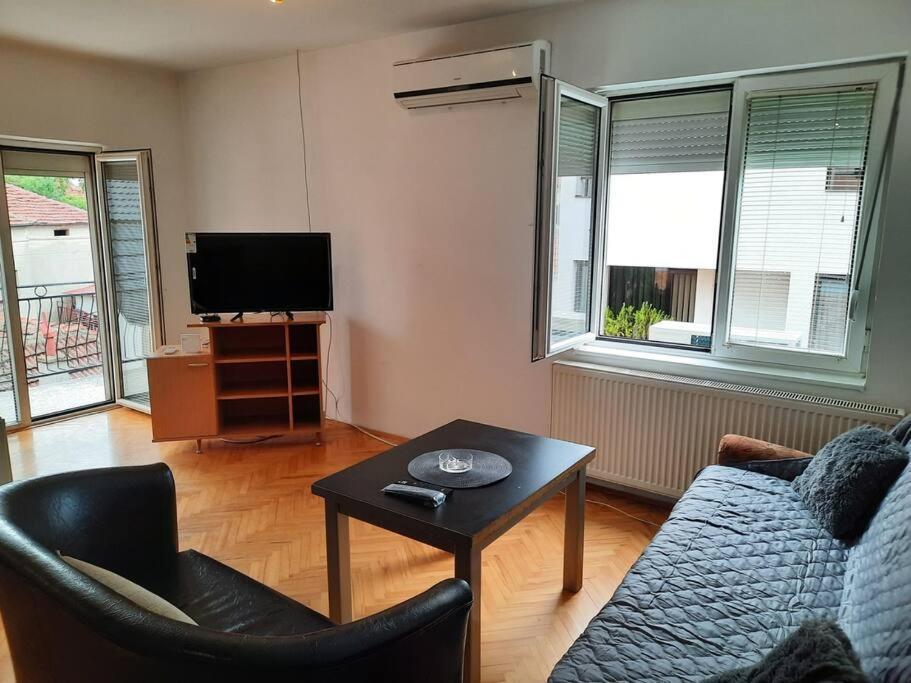 Apartman Lan - Free Parking Vranje Exterior photo